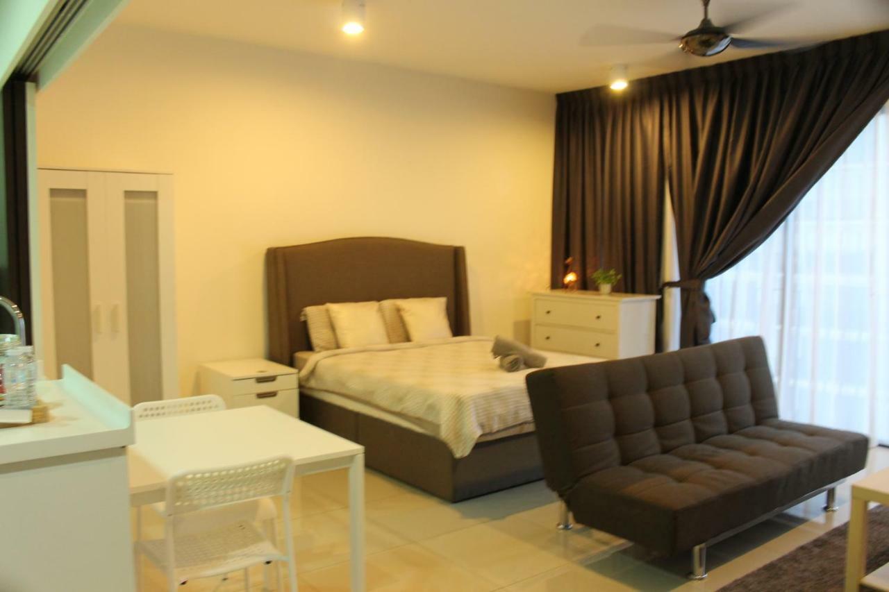 Vivian's Studio Trefoil Setia Alam Shah Alam Esterno foto